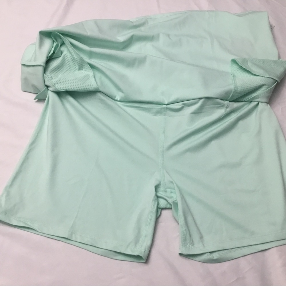 Tommy Bahama golf skorts - Picture 6 of 16